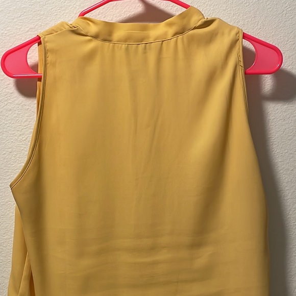 An Elegant WHBM Top! - Picture 10 of 12